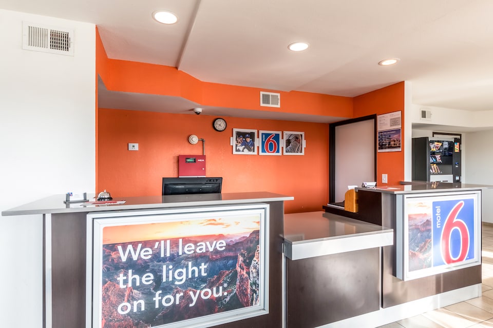 Motel 6 San Antonio, TX - South IH-10 East, C78219, San-Antonio