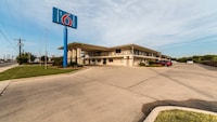 Motel 6 San Antonio, TX - South WW White Rd