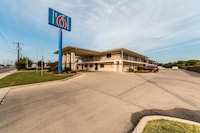 Motel 6 San Antonio, TX - South WW White Rd