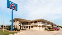 Motel 6 San Antonio, TX - South WW White Rd