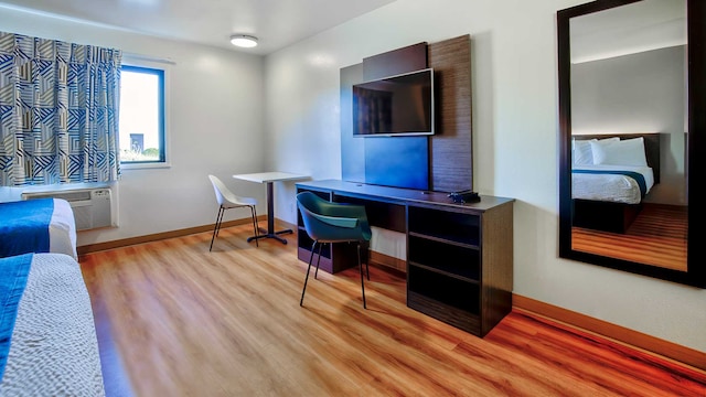 2 Full Beds | Micfridge