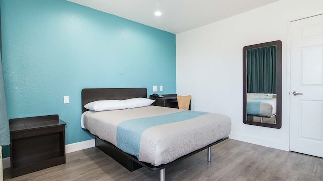 1 FULL BED | MOB ACC RI SHWR NSMK MICFRIDGE