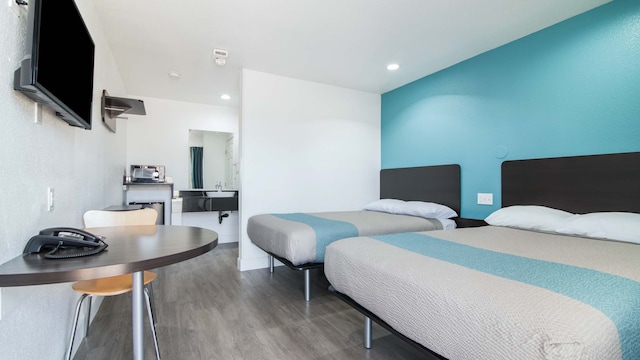 2 FULL BEDS | NON-SMOKING, MICFRIDGE