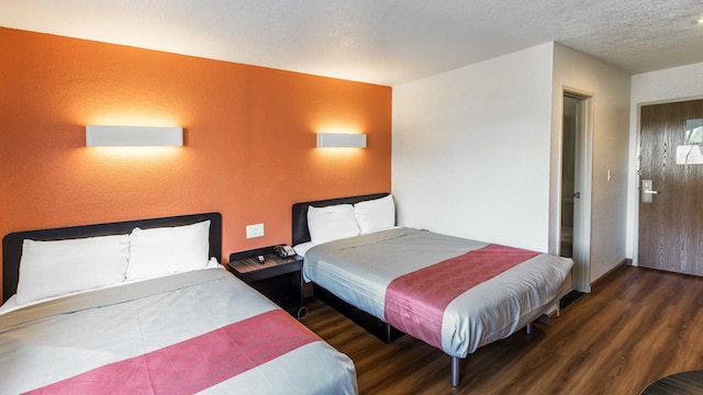 2 Full Beds | Smoking