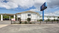 Motel 6 Dallas, TX - South