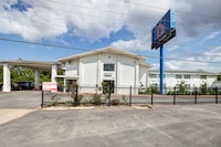 Motel 6 Dallas, TX - South