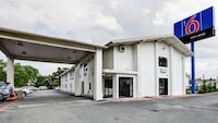 Motel 6 Dallas, TX - South