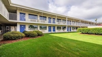 Motel 6 Anniston, AL