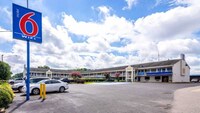 Motel 6 Anniston, AL