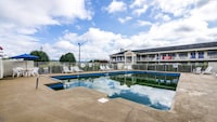 Motel 6 Anniston, AL