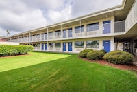 Motel 6 Anniston, AL