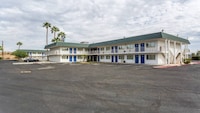 Motel 6 Blythe, CA