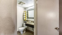 Motel 6 Elizabeth, NJ - Newark Liberty Intl Airport