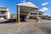 Motel 6 Elizabeth, NJ - Newark Liberty Intl Airport