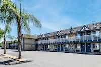 Motel 6 Kingsburg, CA