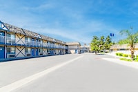 Motel 6 Kingsburg, CA