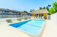 Motel 6 Kingsburg, CA