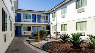 Motel 6 Modesto, CA - Downtown
