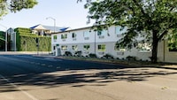 Motel 6 Modesto, CA - Downtown