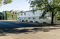 Motel 6 Modesto, CA - Downtown