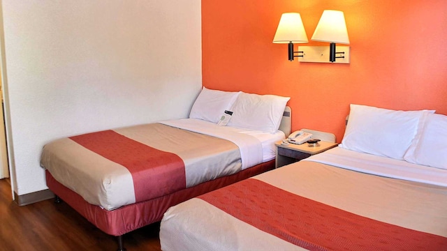 2 Full Beds | Micfridge