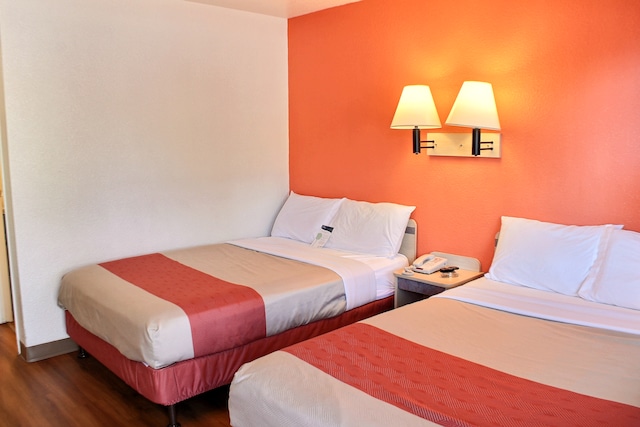 2 Full Beds | Micfridge