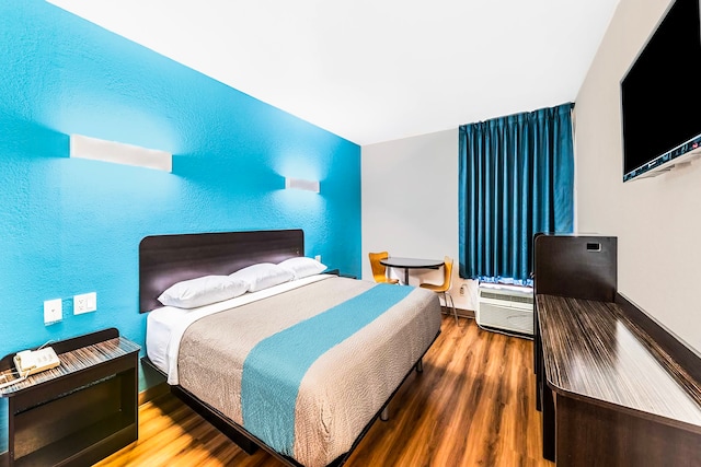 1 King Bed | Mobility Accessible Tub, Nsmk