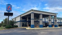 Motel 6 Canton, MS