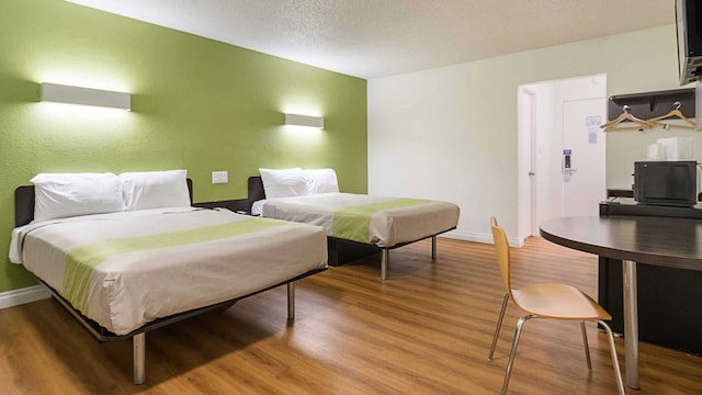 2 Full Beds | Non-Smoking, Micfridge