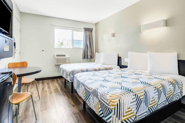 2 Full Beds | Mini Fridge