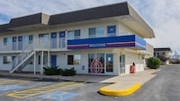 Motel 6 Laramie, WY