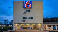 Motel 6 Bellville, OH - Mid-Ohio