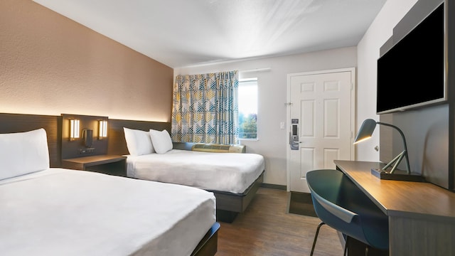 1 Full Bed - 1 Twin Bed | Non-Smoking