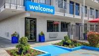 Motel 6 Kirkland, WA - North Kirkland