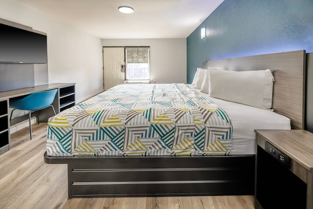 1 King Bed | Non-Smoking, Micfridge