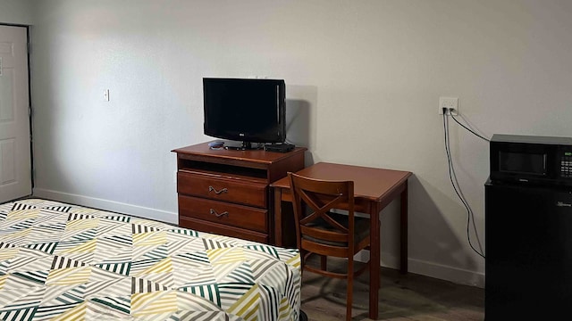 1 King Bed | Non-Smoking, Micfridge