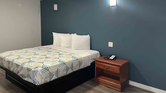 1 King Bed | Mobil Access Tub Nsmk Micfridg