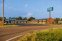 Motel 6 Greenwood, MS