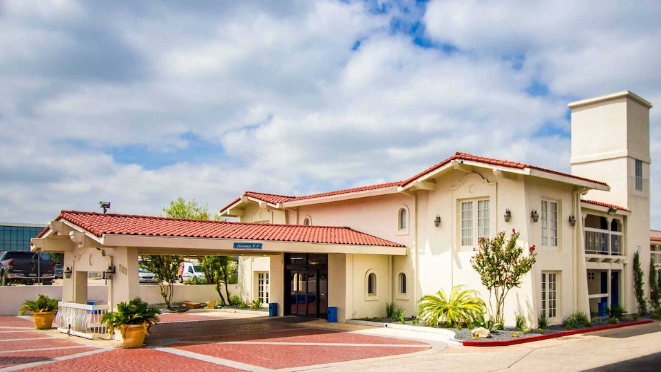 Motel 6 Austin, TX - Midtown, C78752, Austin TX