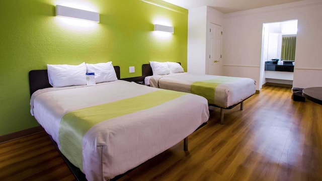 3 Full Beds | Non-Smoking