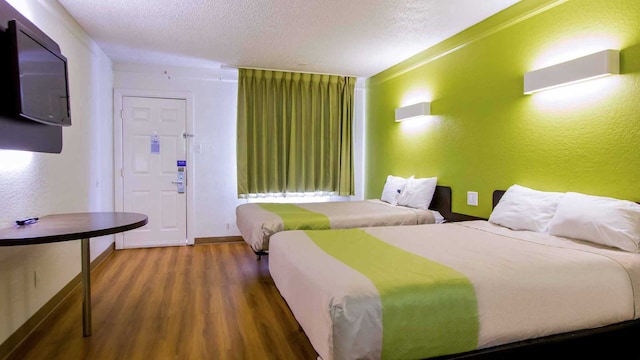 2 Full Beds | Mobility Accessible Tub Nsmk