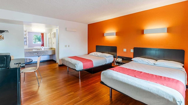 2 Full Beds | Non-Smoking, Micfridge