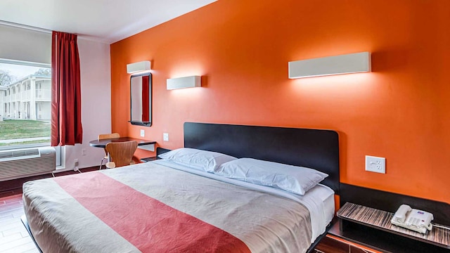 1 King Bed | Mobil Access Tub Nsmk Micfridg