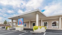 Motel 6 Winchester, VA