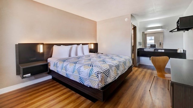 1 King Bed | Non-Smoking, Micfridge