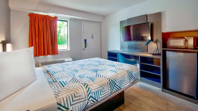 1 King Bed | Premium, Micfridge