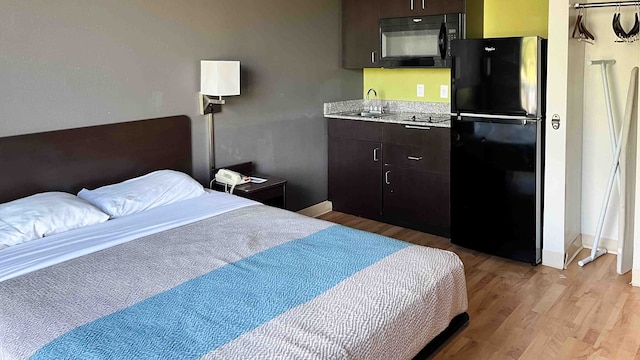 1 Queen Bed | Non-Smoking, Kitchen