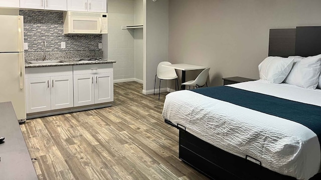 1 Queen Bed | Suite, Non-Smoking, Kitchen