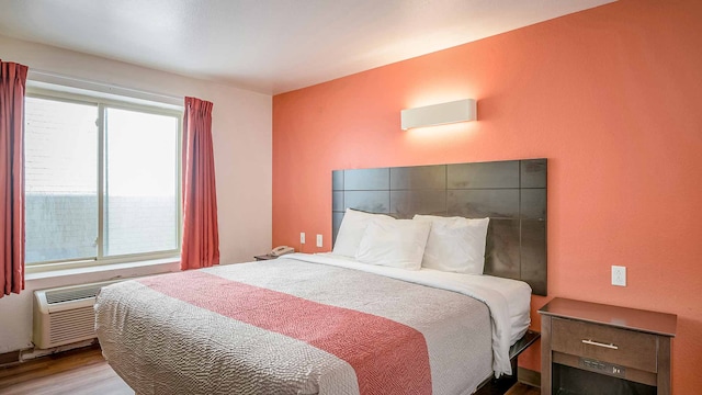 1 King Bed | Mobil Access Tub Nsmk Micfridg