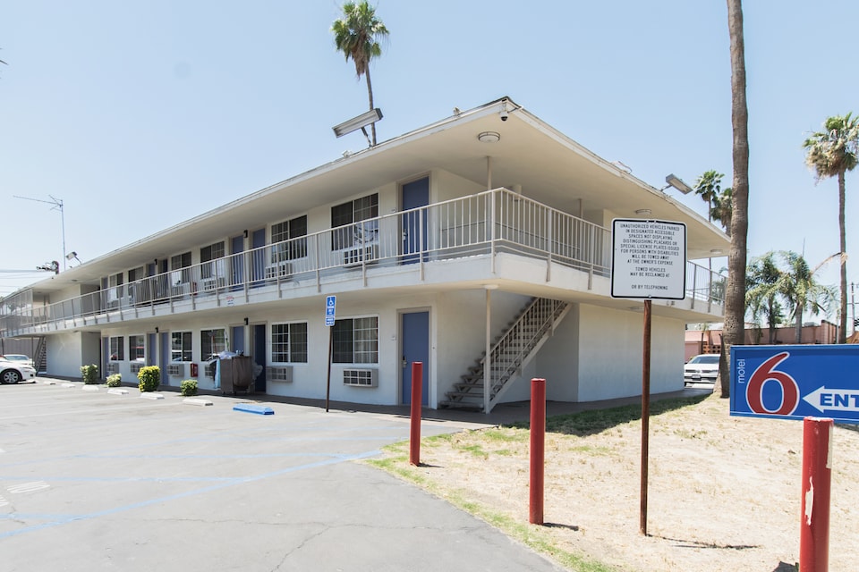 Motel 6 Bakersfield, CA - Central,  Bakersfield, CA, Bakersfield